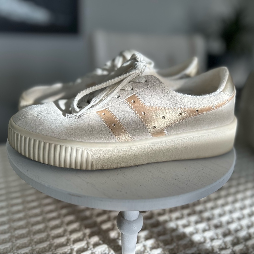 Women’s Gola Sneakers 7